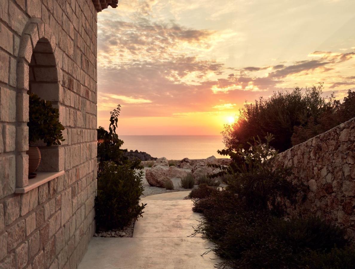 Rebek Luxury Villas & Suites 아기오스니콜라우스 외부 사진