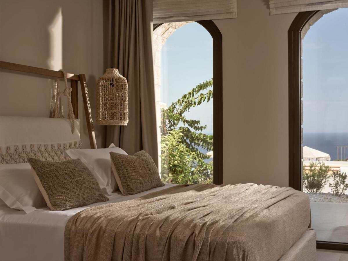 Rebek Luxury Villas & Suites 아기오스니콜라우스 외부 사진